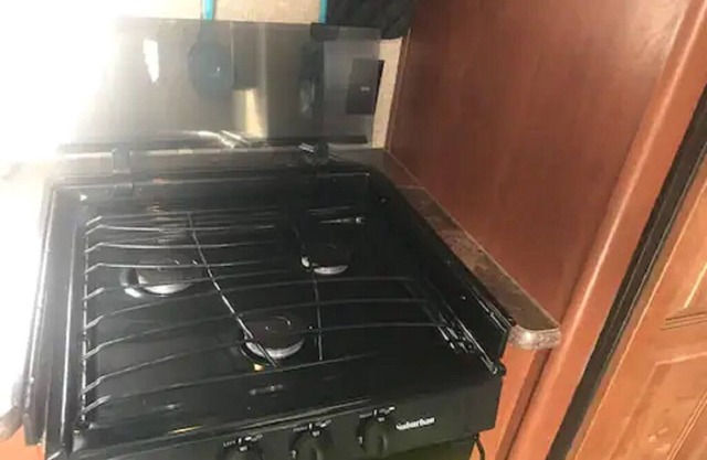 39' Beautiful Camper With private yard