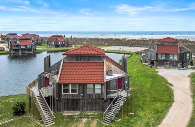 #39 The Coastal Condo - The Place for a Perfect Beach Vacay