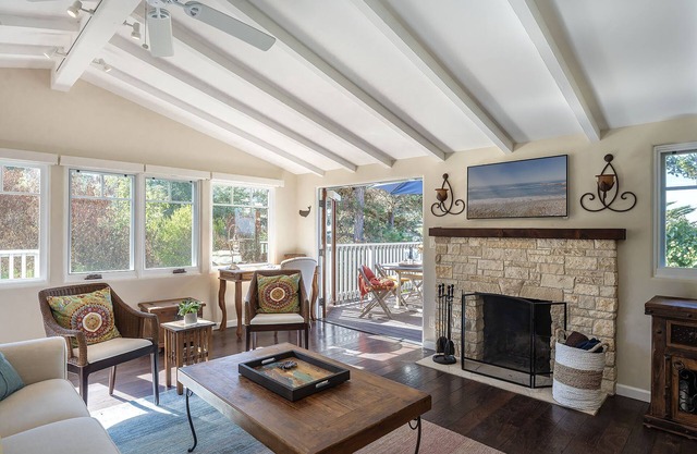 3912 Ocean Stroll - Near Downtown and the Beach, Available for Extended Stays