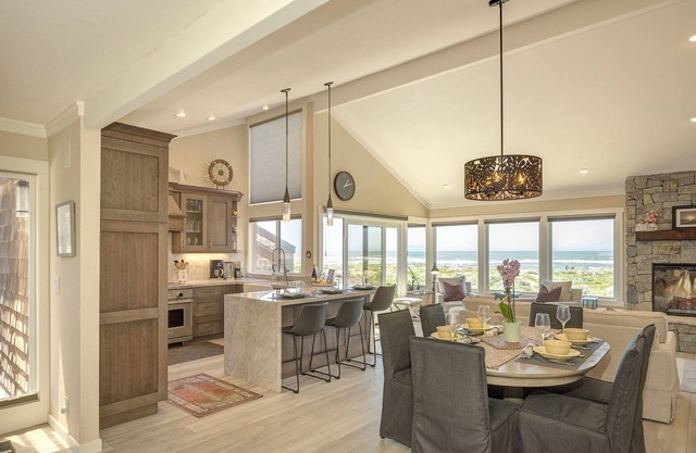 3930 Bella Casa - Oceanfront Condo, Beach Access, Pool and Tennis