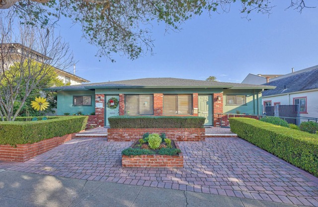 3957 Lighthouse Landing - Downtown Pacific Grove Location, Walk Everywhere!