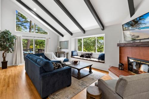 3974 Carmel Unwind home