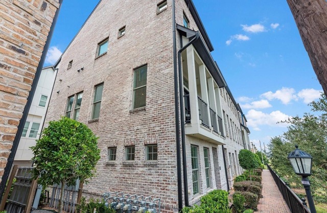 3-bedroom NRG GETAWAY in fabulous Houston with AC, WiFi