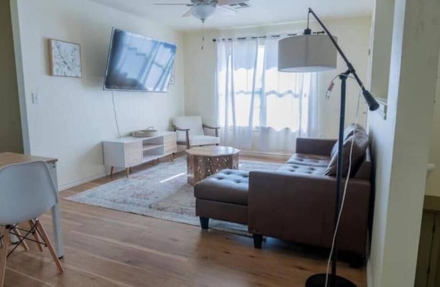 3bd/3bth Lovely Rental Home!