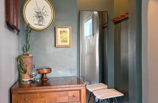 3bd Cozy Sunfilled House with Deck Patio Garden - Alameda Oakland Airport
