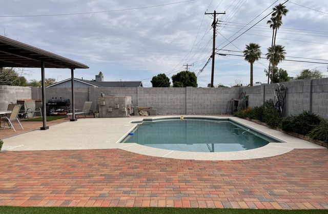 3bd house with pool conveniently located near Scottsdale, Tempe, and Papago Park