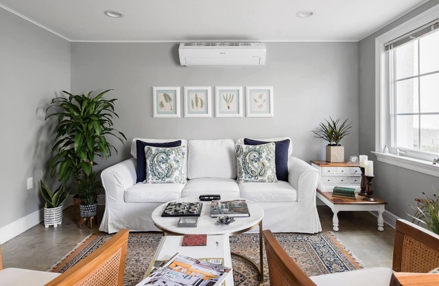 3BDR Eclectic Apartment - For Families - Quiet - just walk to Tulane University