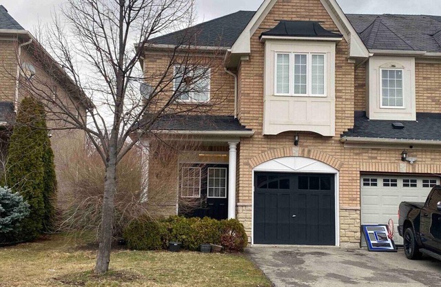 3BDR House in Oakville Luxury Style & Comfort