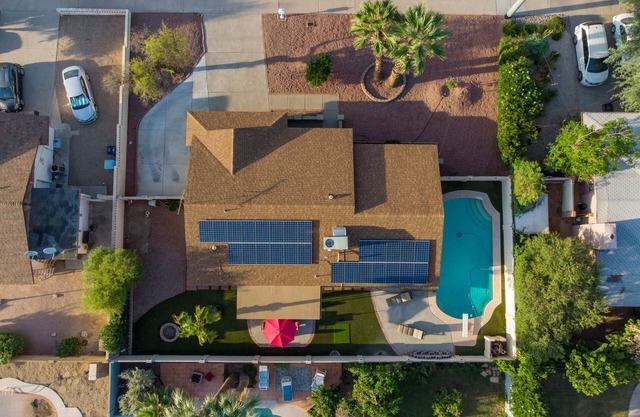 3bdr Remodeled, pool resort living & putting Green