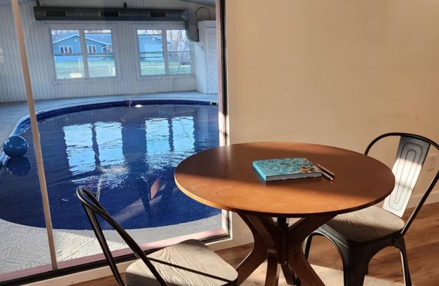 3Bed 3 Bath Home with Indoor Pool -Your Perfect Getaway!