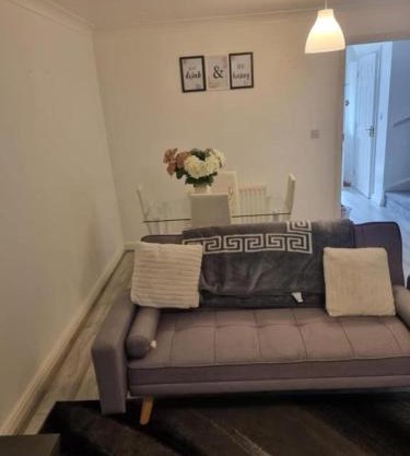 3Bed Maidstone Stay - WiFi Parking London Access