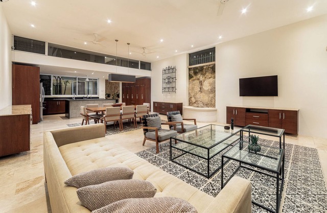 M45 Oasis near Paseo Montejo