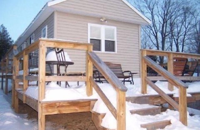 Waterview 3BR 1BA Pine Interior Home