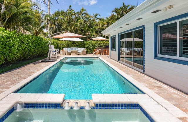 3BR/3.5BA w/Private Intracoastal Beach Access, Hot tub, & Pool