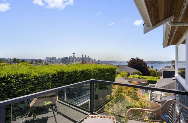 3BR 3BA Kerry Park Retreat in Queen Anne