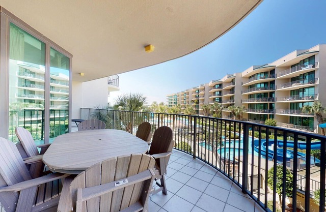 3br/3ba w/ Lazy River & Slide Sleeps 8