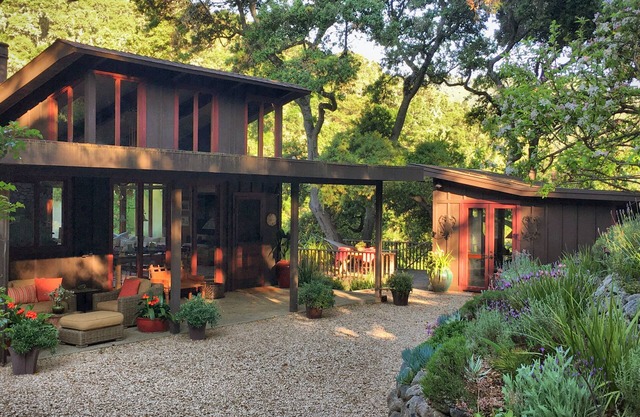 3 Schlafzimmer / 3 Bäder Wine Country Retreat auf 5 Hektar im sonnigen Carmel Valley, CA.