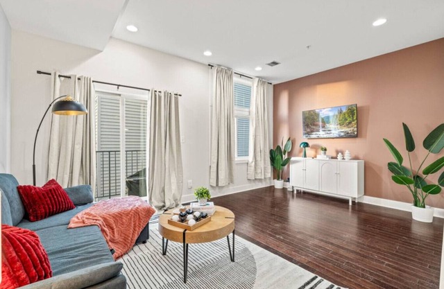 3BR | BSL Subway | Steps to Met | Family Friendly