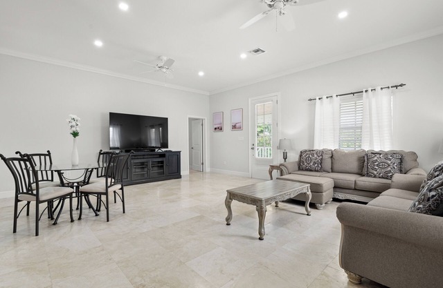 3BR luxury condo