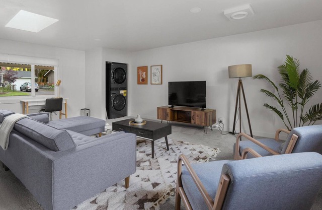 3BR Pet-Friendly Home in Bothell