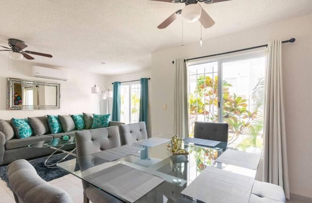 4BR/Rooftop Bar/Pool/3 min to beach/Ferry!