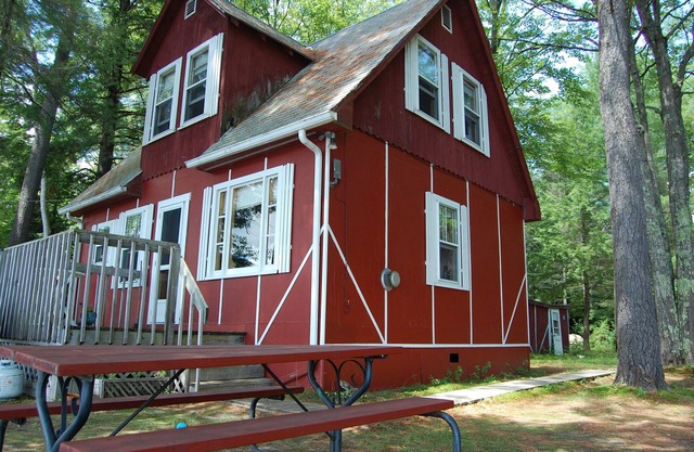 3br Waterfront Cottage on Thompson Lake, Pine Point Road, Oxford, ME