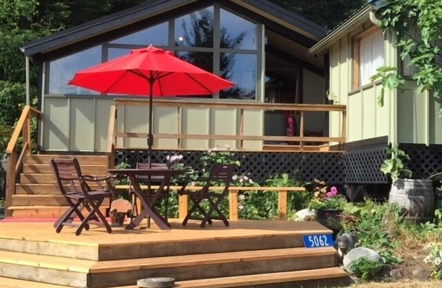 3BR Weaver's Cottage on Peaceful Guemes Island