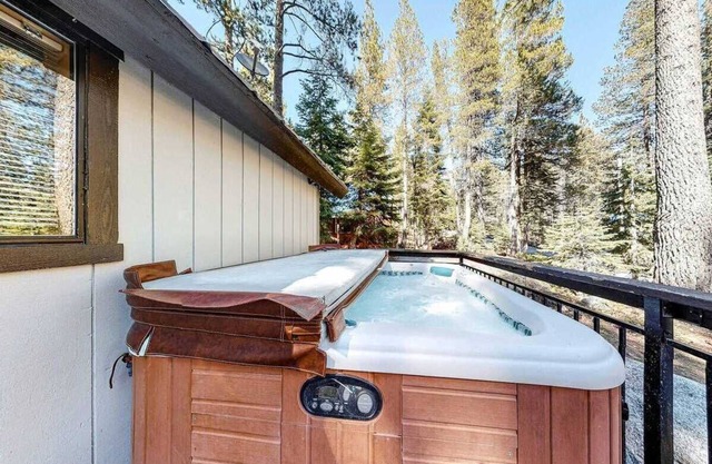 3BR Woodland Cabin Near Donner Lake