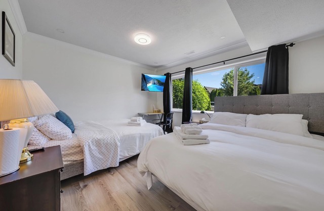 3BR3BA/EV/AC near Vancouver Airport