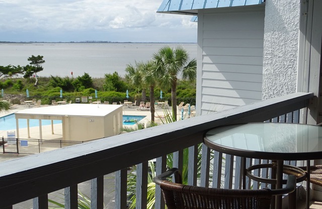 3rd Floor. Great Views! Steps to the pool and beach. Waterfront complex.