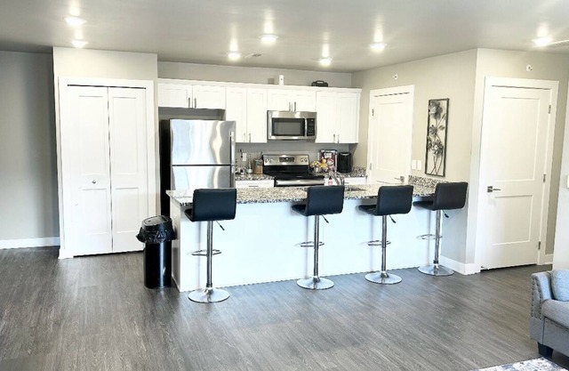 3rd floor luxury apartment