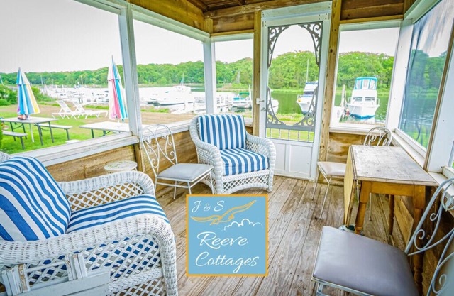 Premier Waterfront Cottage 3