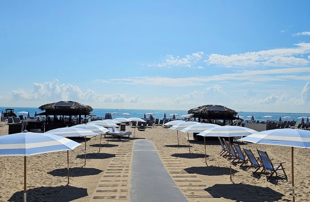 AUSSERGEWÖHNLICH Das Beste aus beiden Welten. Fabulous Beach Resort Large und Trendy