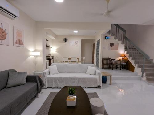 4-15pax Sawatt Homestay at Subang - Entire House