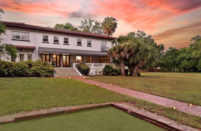 4,800 sf Estate, Pool, Lake, Weddings and Events