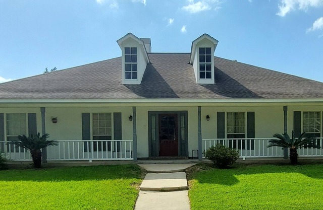 4 B/R HOUSE. Central Location. Clean and comfy.