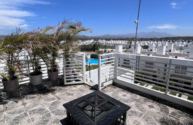 4 BD / 4.5BA Rooftop Garden Condo 15 min from Nuevo Vallarta For Large Families