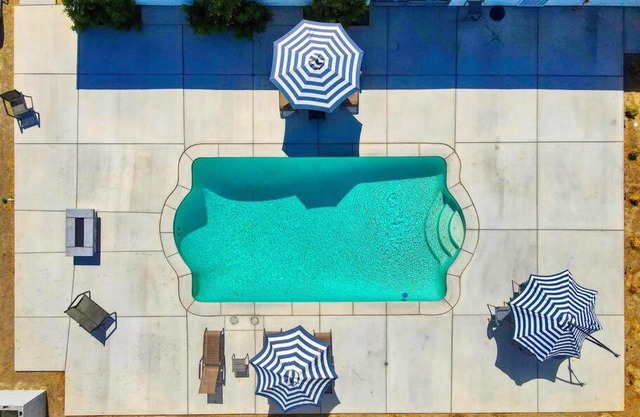 4 bdrm-Desert Oasis with HEATED POOL!