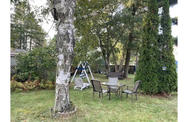 4 Bed 1 Bath Cape Cod Vacation House In Two Rivers