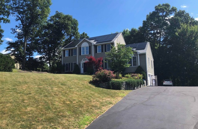 4-bed / 3.5 bath house in family friendly neighborhood in Millbury