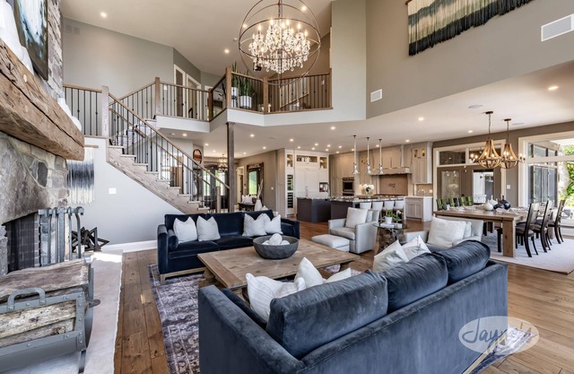 4 bed 5 bath Executive Home on Lake Simcoe with inground Pool!