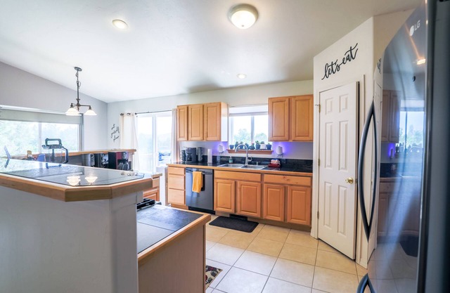 4 Bed Durango Mountain Home. Perfect location just 8.0 miles to Downtown Durango