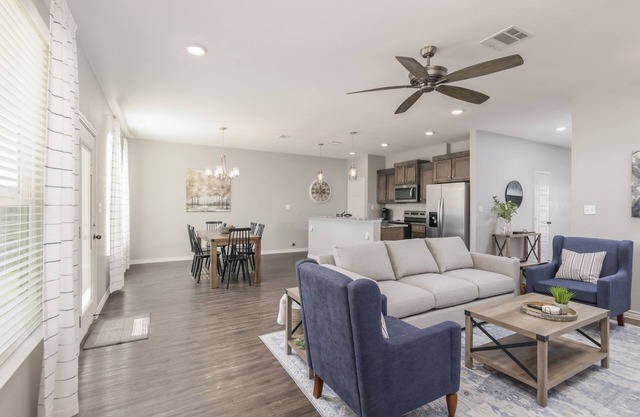 4-Bed Sanctuary: Comfortable Retreat near Hospital