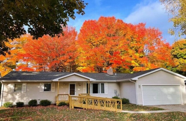 4 bedroom, 2 bathroom Home Perfect for a Family in Frankfort