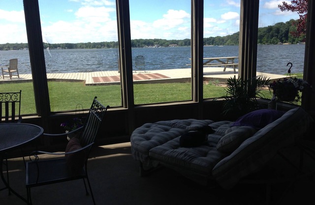 Lake Front 4 Schlafzimmer Pine Lake w / Pier 15 Minuten zum Michigansee-FISH-SKI-BOAT