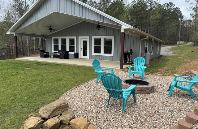 4 Bedroom 3 Bath Lakefront Home with Private Dock, Secluded, Lewis Smith Lake