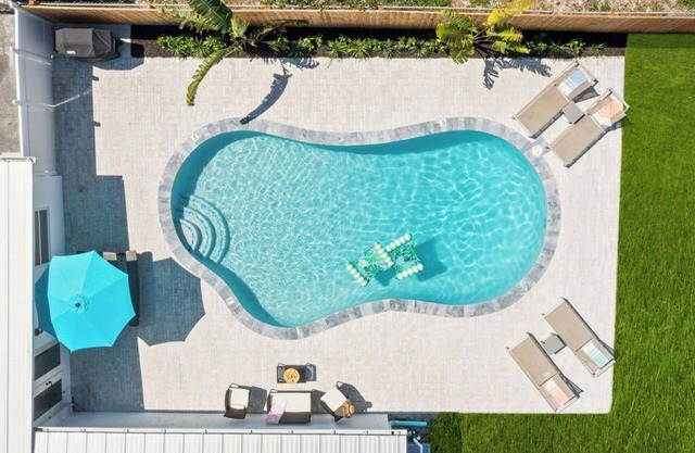 4 Bedroom 3 Bathroom Pool Home!