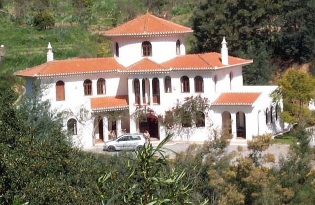 Schöne 4 Schlafzimmer Villa mit eigenem Pool liegt in 12 Acres