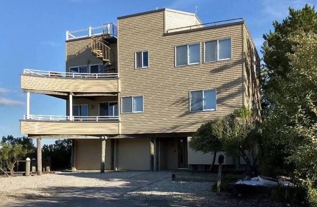 4 bedroom accommodation in High Bar Harbor