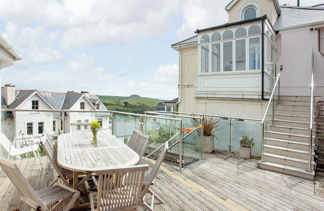 4 bedroom accommodation in Devon Road